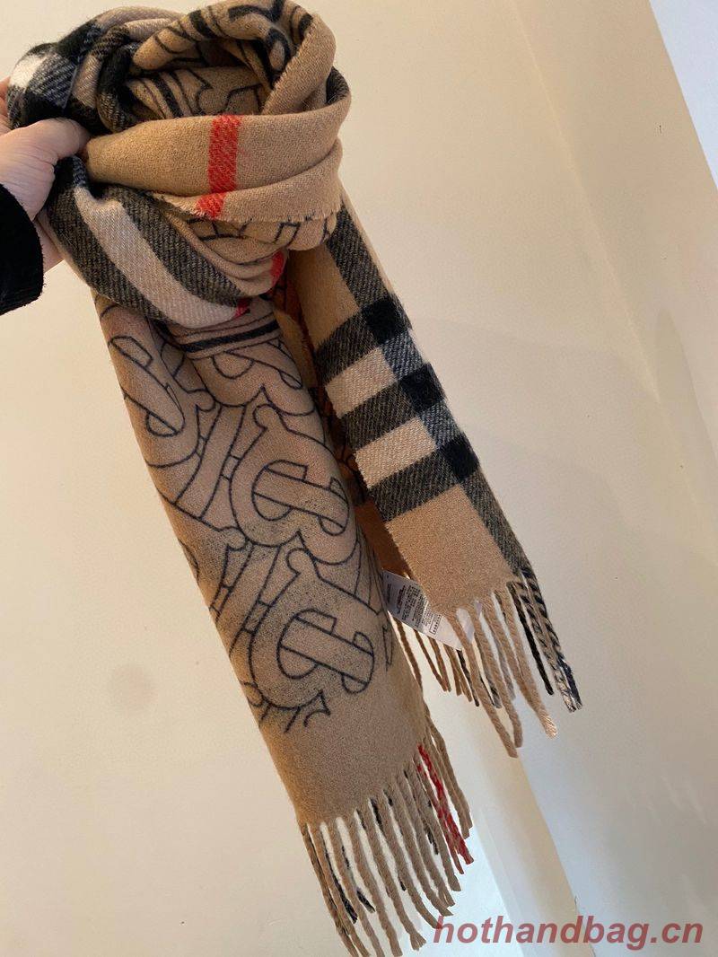 Burberry Scarf B00264