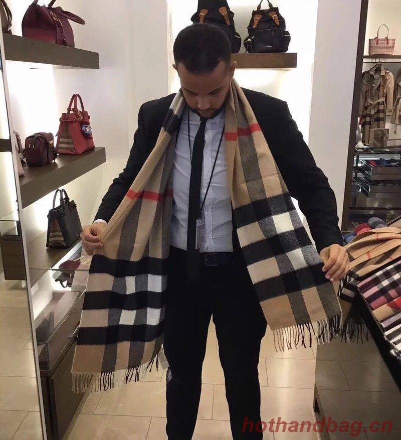 Burberry Scarf B00269