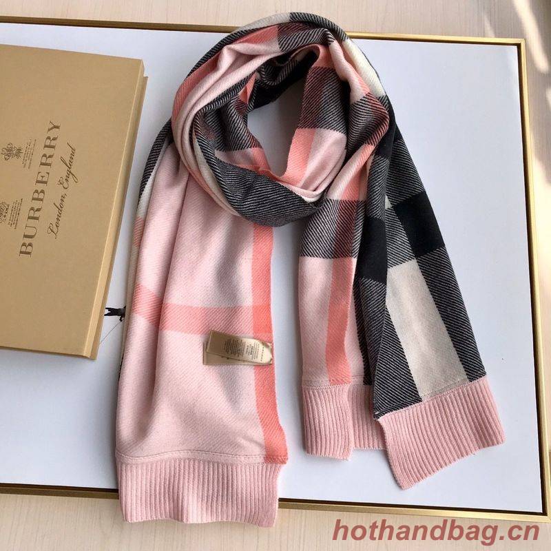 Burberry Scarf B00279