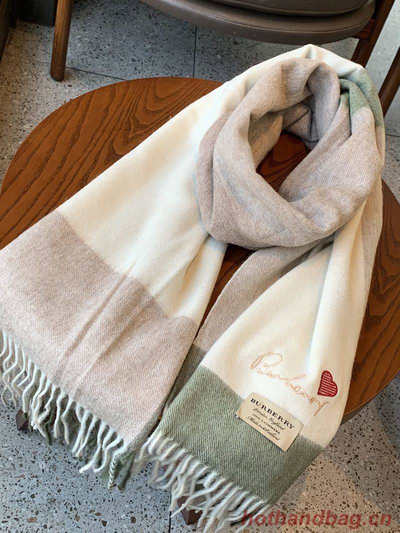 Burberry Scarf B00281