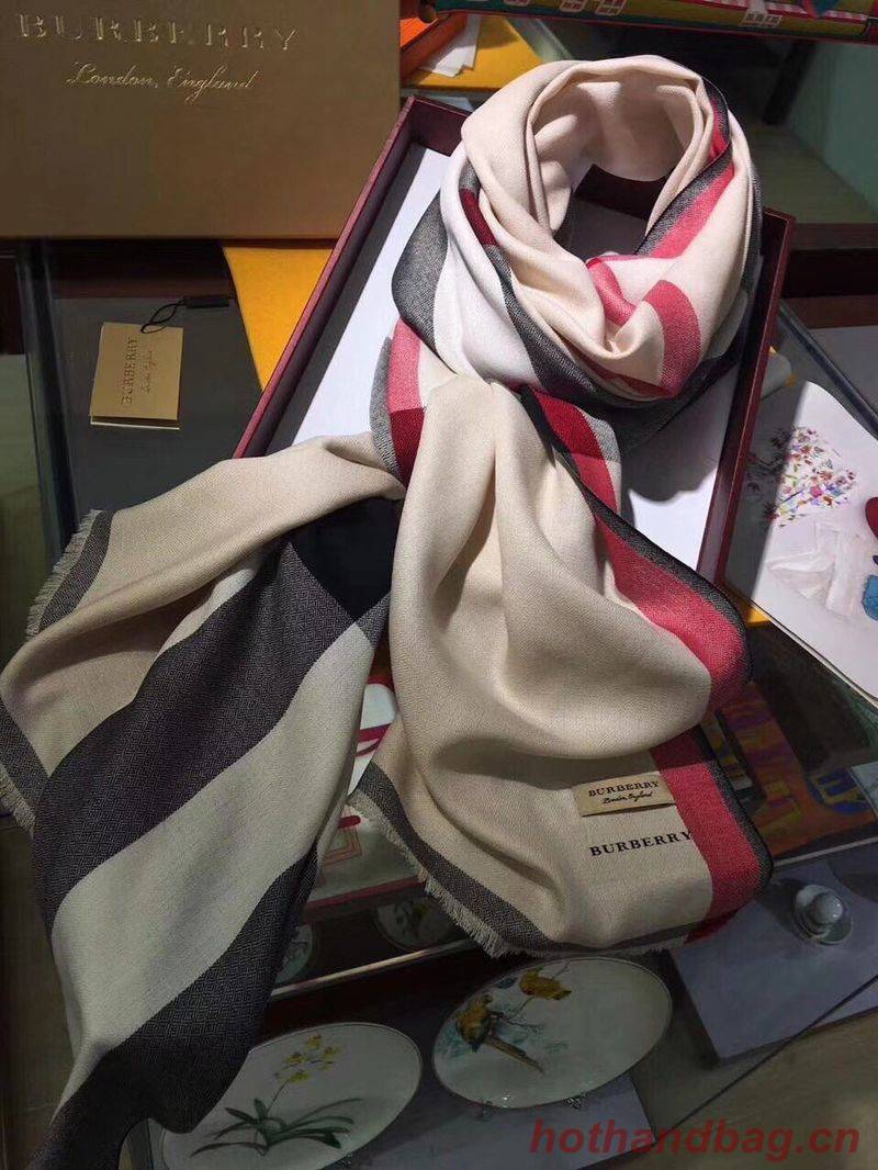 Burberry Scarf B00284