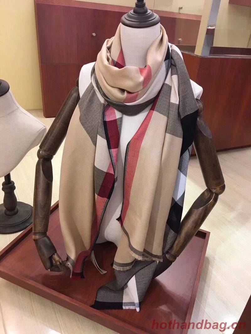 Burberry Scarf B00285