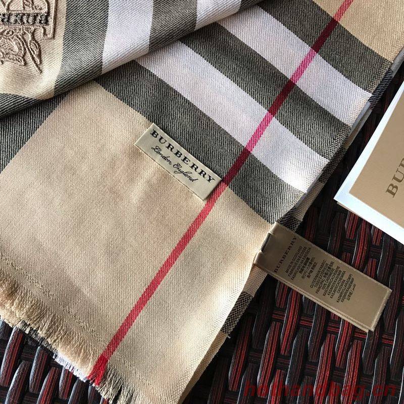 Burberry Scarf B00289