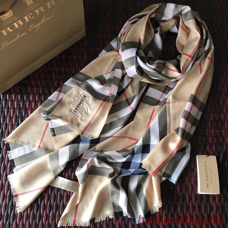 Burberry Scarf B00289