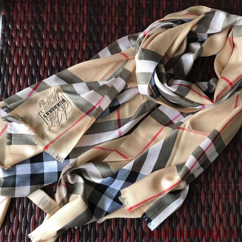 Burberry Scarf B00289