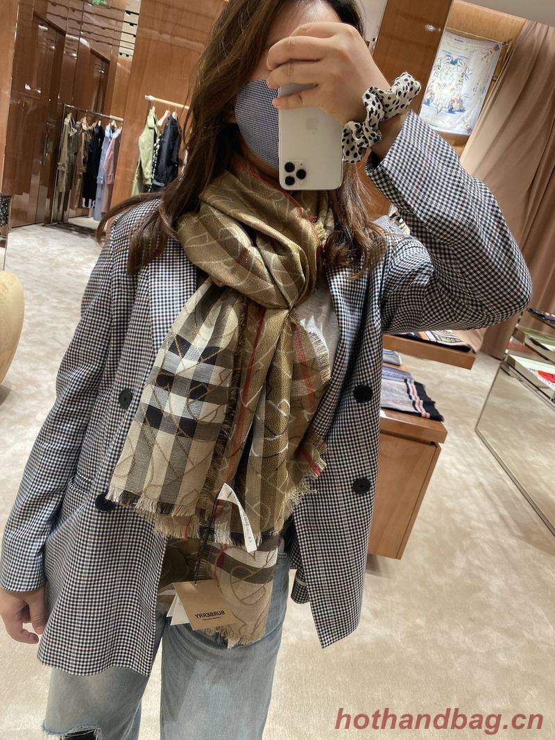 Burberry Scarf B00291