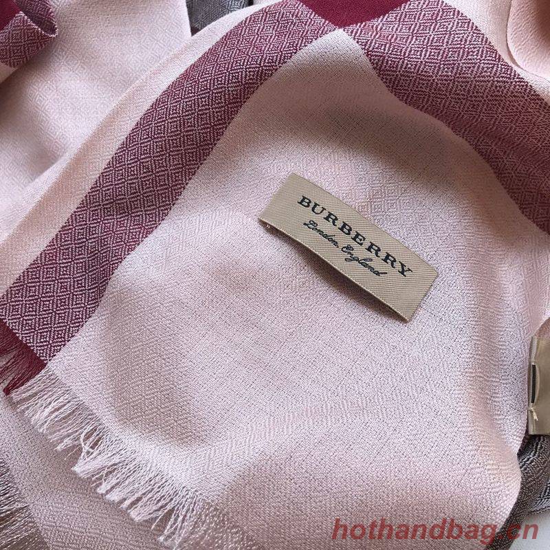 Burberry Scarf B00292