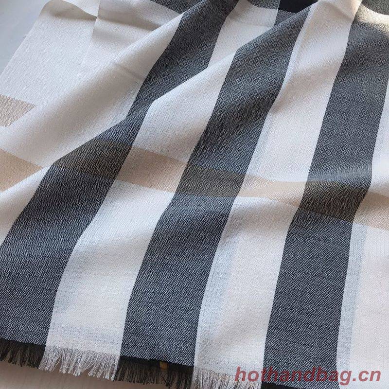 Burberry Scarf B00293