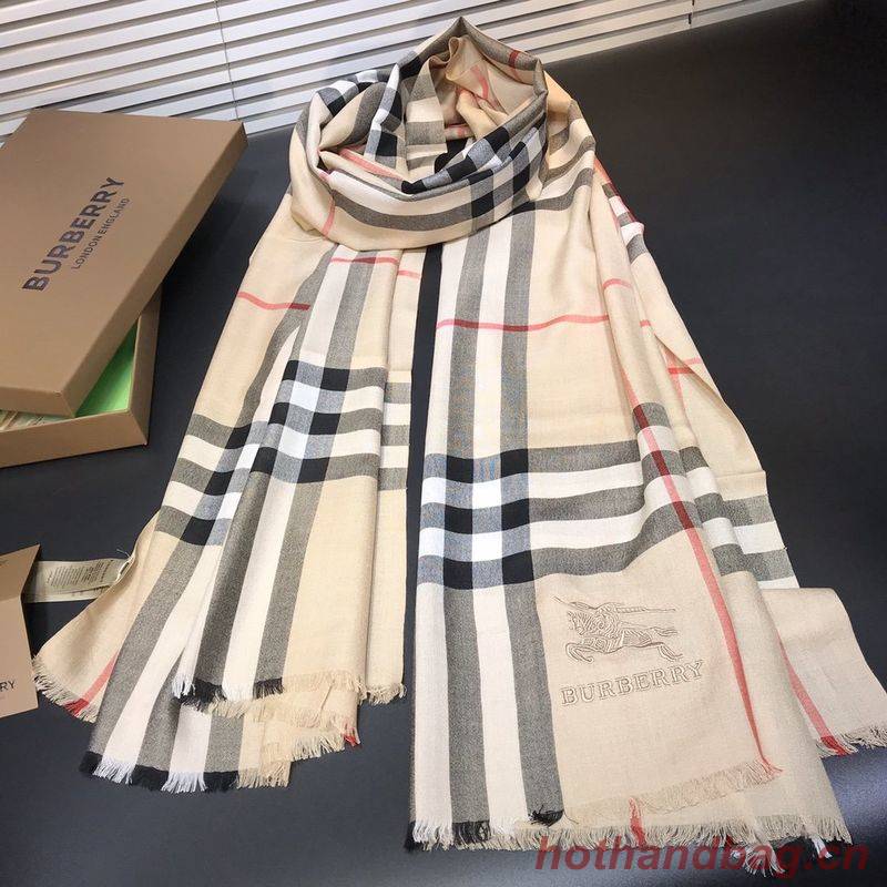 Burberry Scarf B00295