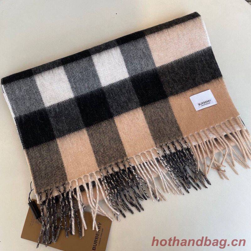 Burberry Scarf B00316