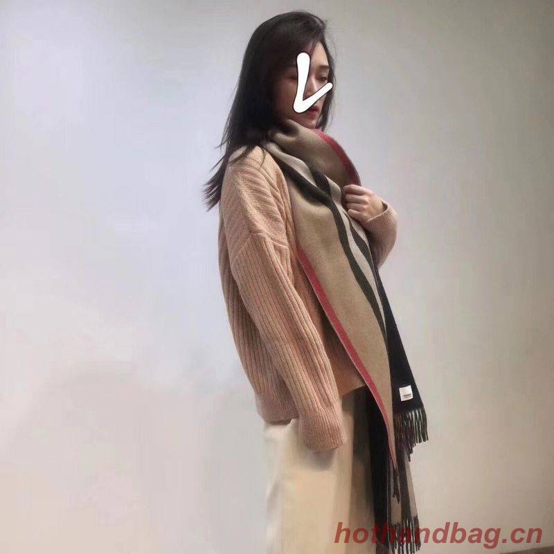 Burberry Scarf B00317