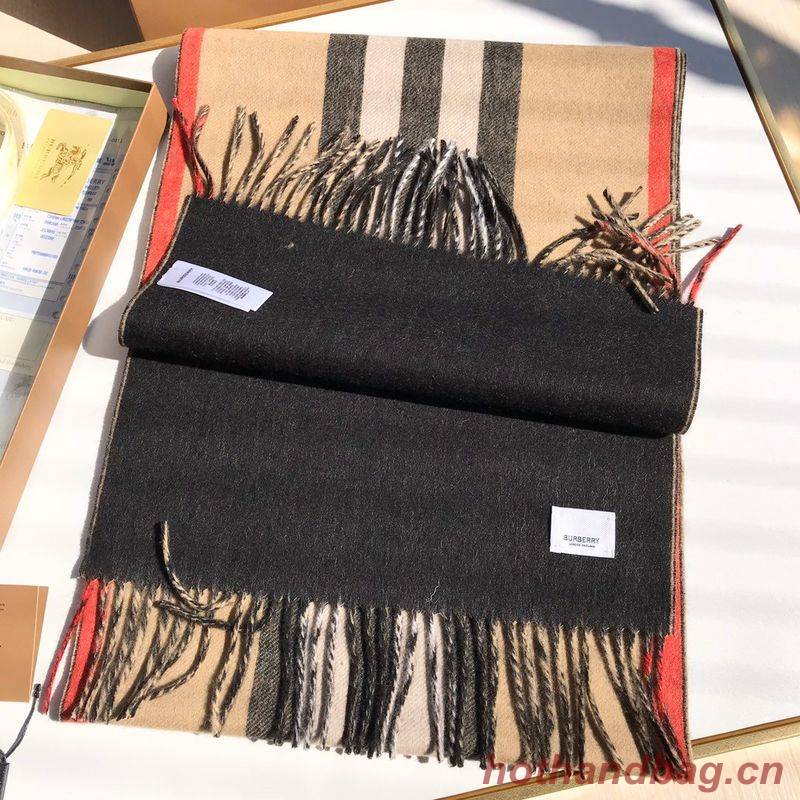 Burberry Scarf B00317