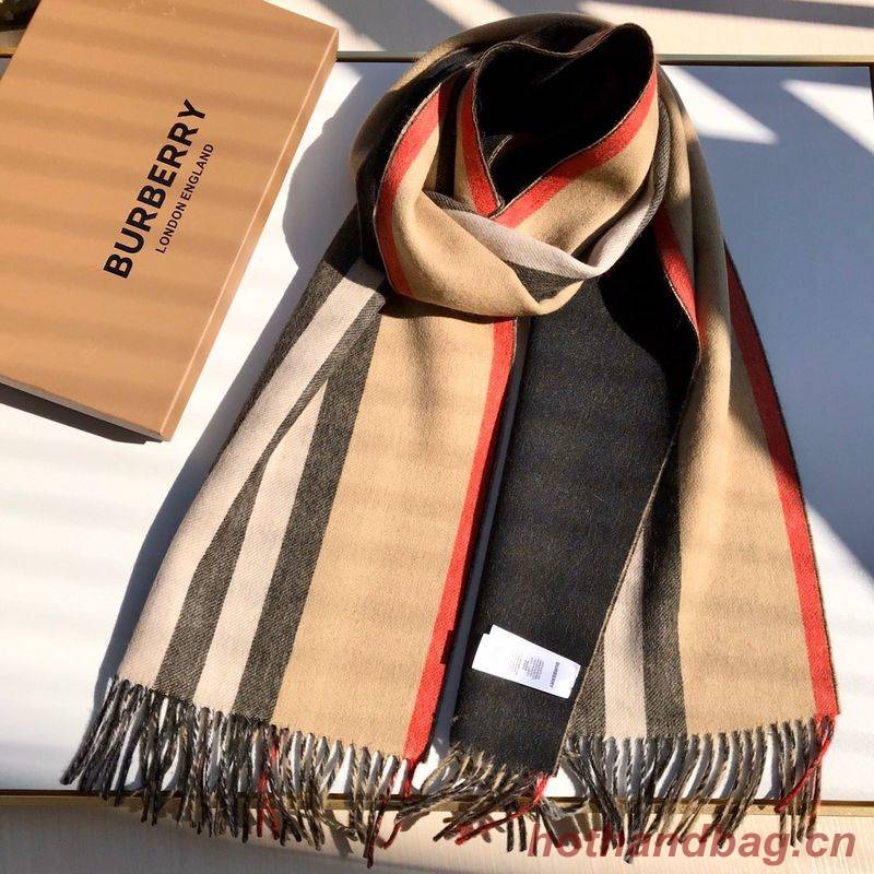 Burberry Scarf B00317