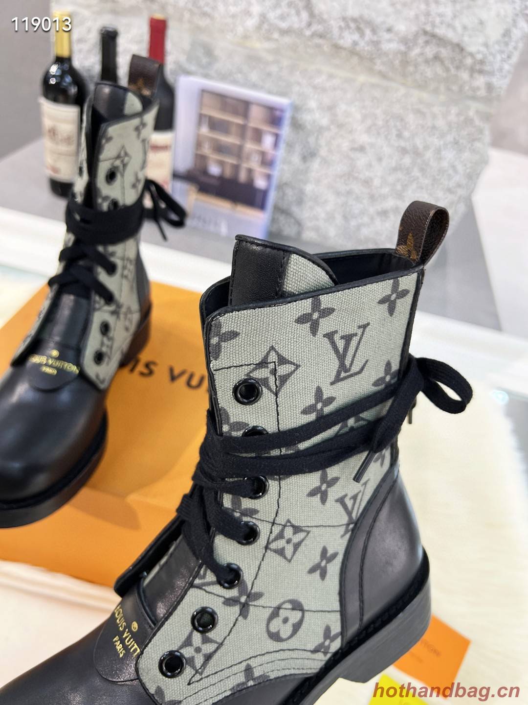 Louis Vuitton WONDERLAND FLAT RANGER LV1156DS-3