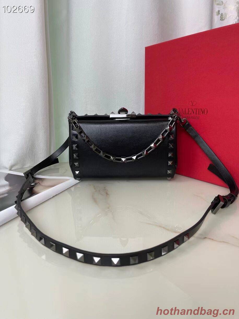 VALENTINO GARAVANI Rockstud Alcove Grain calf shoulder bag CV0189 black