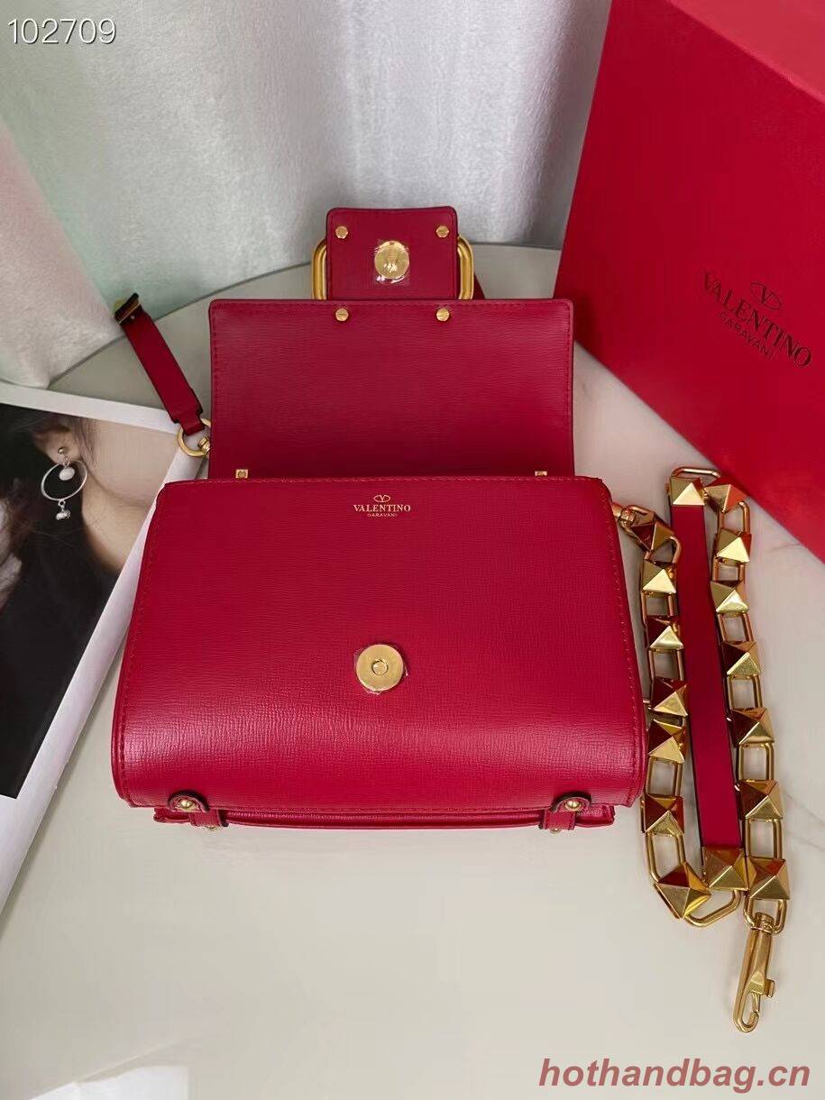 VALENTINO GARAVANI Stud Sign Grained Calfskin Shoulder Bag V0196 red