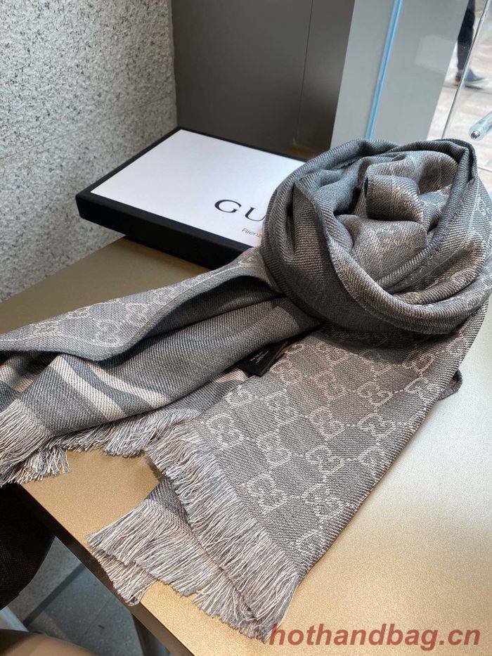 Gucci Scarf G00121