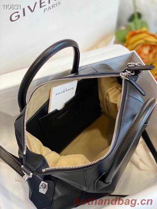 GIVENCHY Original Leather Shoulder Bag 63188 black