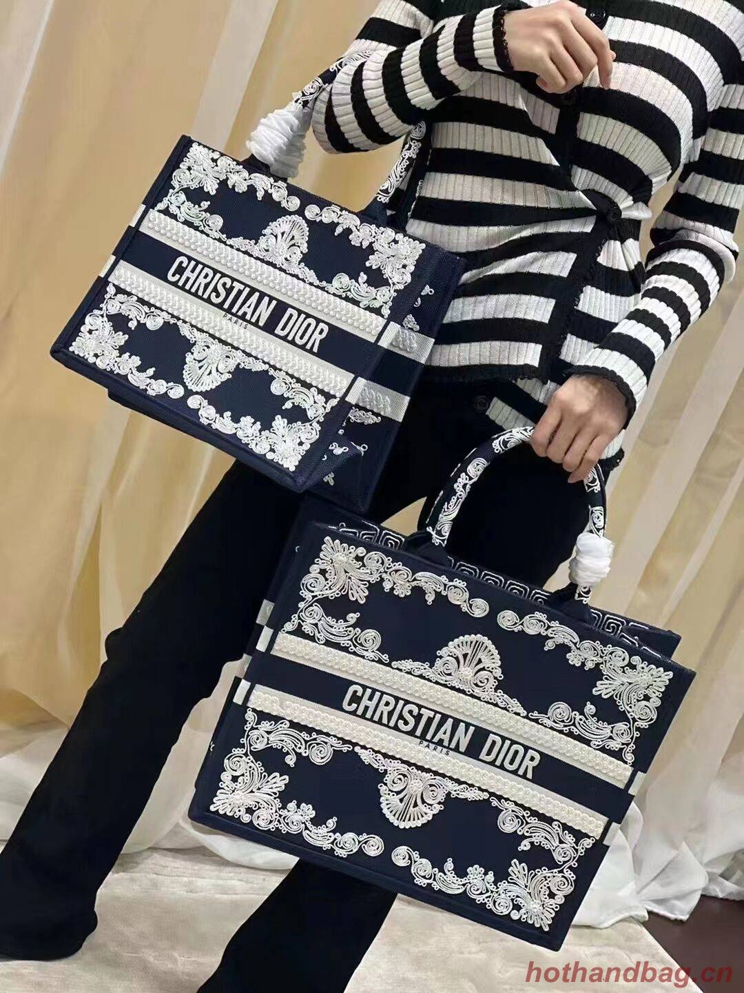 SMALL DIOR BOOK TOTE Embroidery C1212S