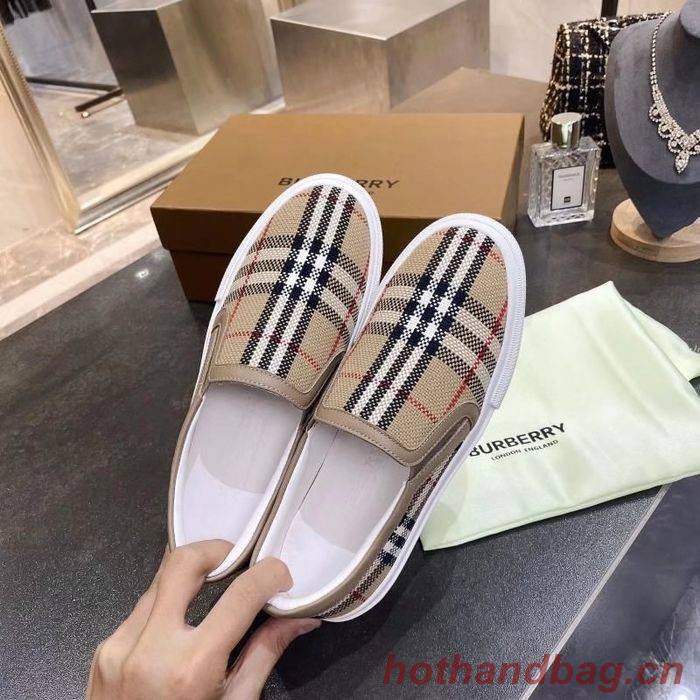 Burberry shoes BU00015