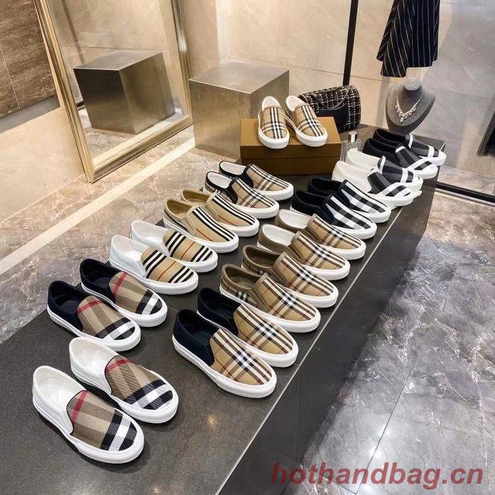 Burberry shoes BU00015