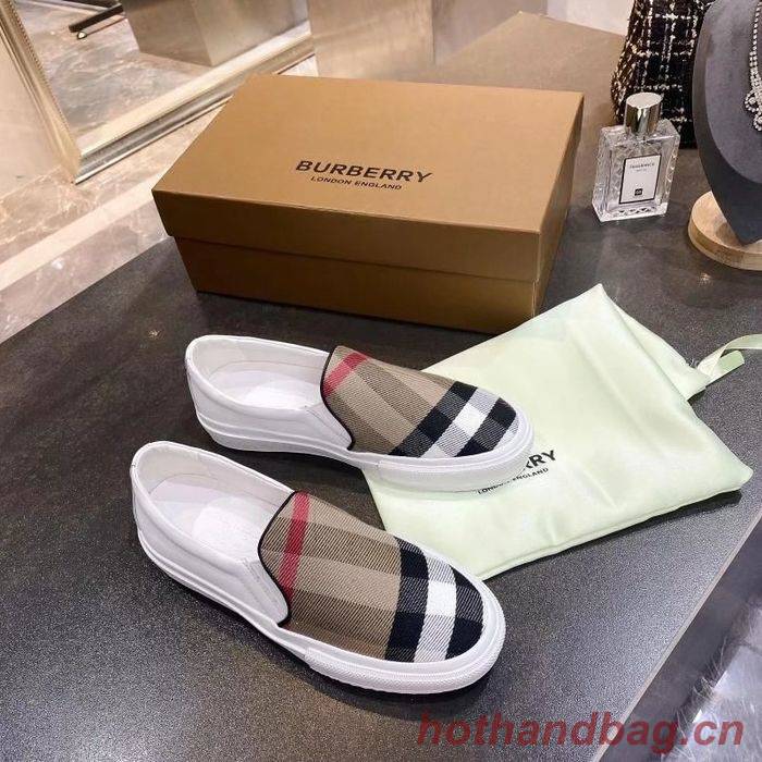 Burberry shoes BU00019