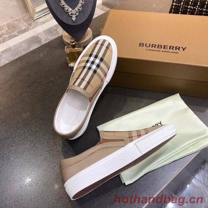 Burberry shoes BU00022