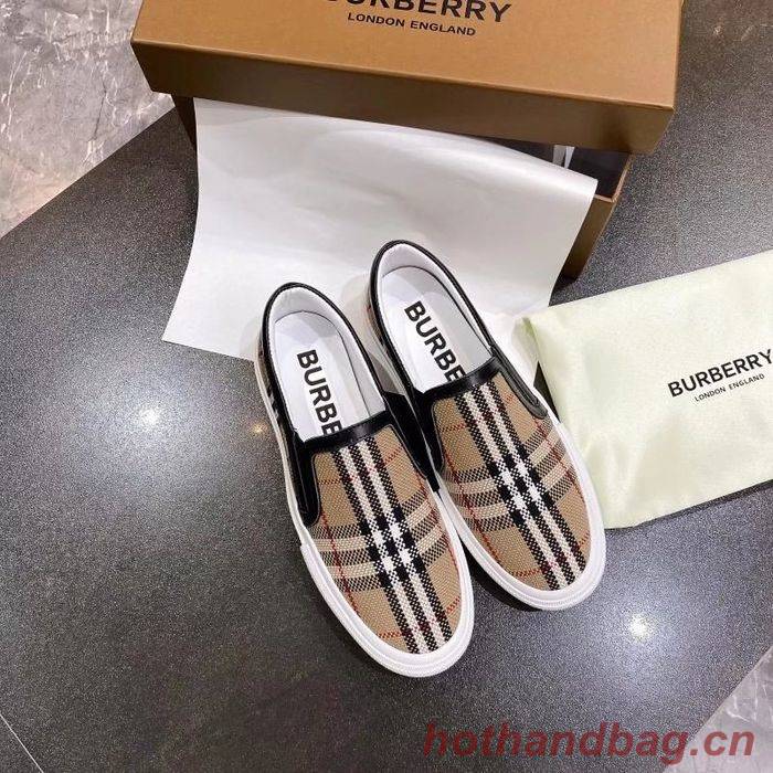 Burberry shoes BU00023