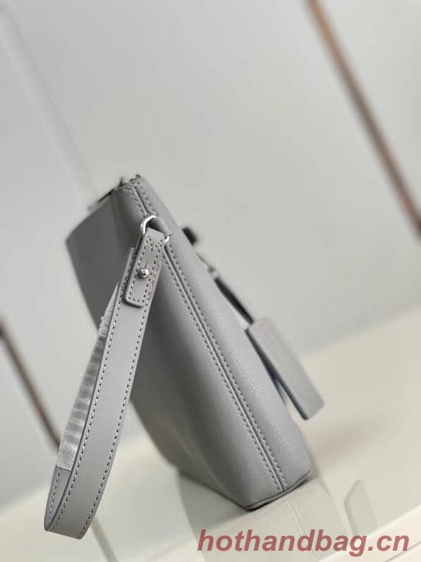 Louis Vuitton POCHETTE VOYAGE M69837 gray