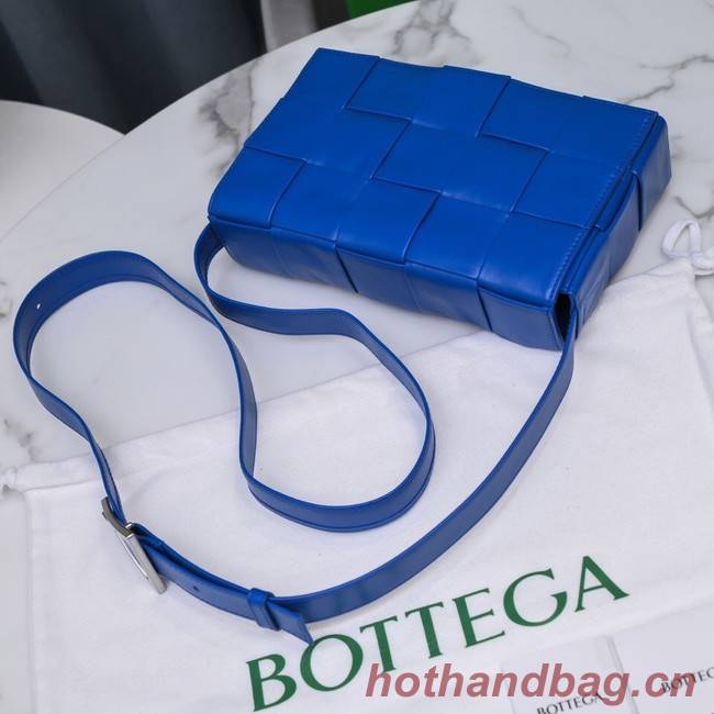 Bottega Veneta CASSETTE 018101 blue