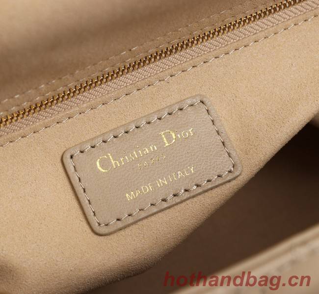 MEDIUM LADY DIOR BAG Cannage Lambskin M0565E apricot