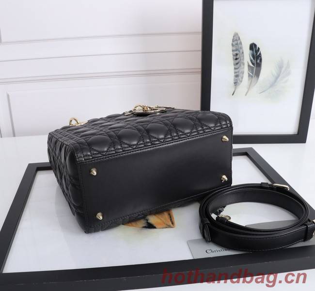 MEDIUM LADY DIOR BAG Cannage Lambskin M0565E black