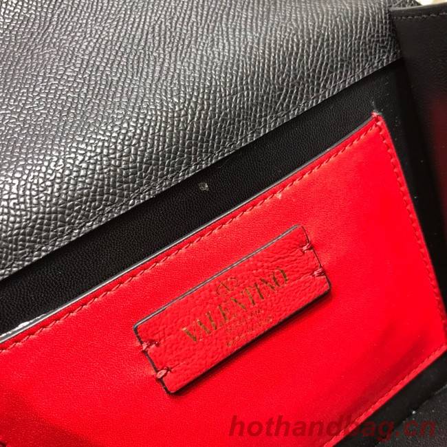 VALENTINO GARAVANI Stud Sign Grained Calfskin Shoulder Bag 0808 black