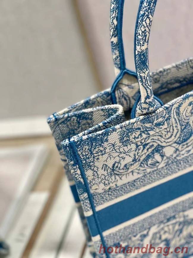 DIOR BOOK TOTE Embroidery C1287-26 blue