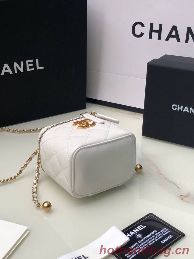 Chanel mini Shoulder Bag Lambskin & Gold-Tone Metal AP2292 white