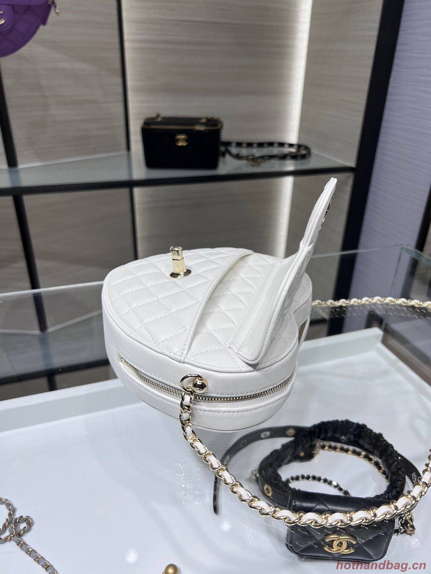 Chanel 2022S Love Heart Original Lambskin Crossbody Chain Bag AS3191Y White