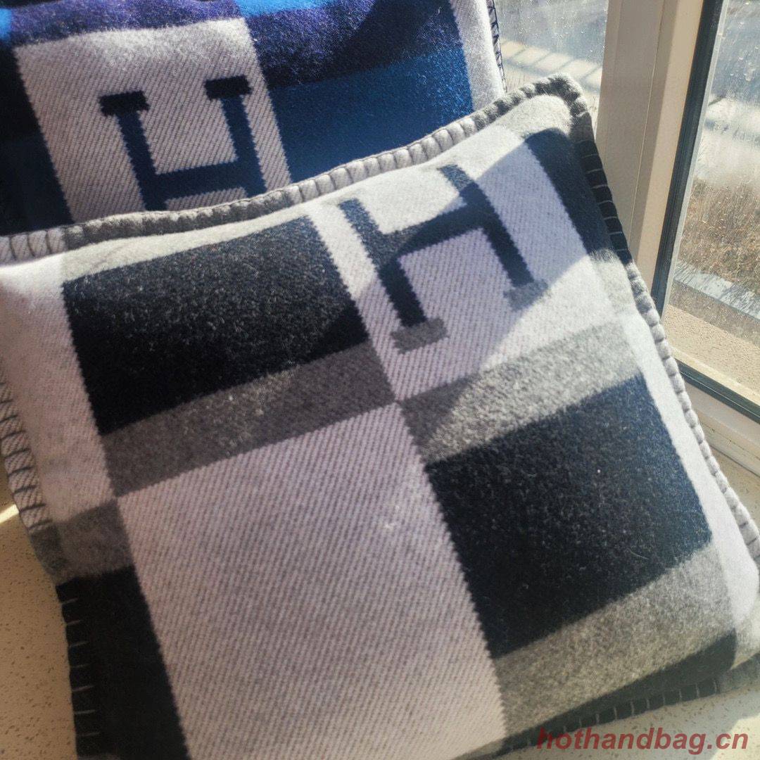 Hermes Pillow 18234 Gray