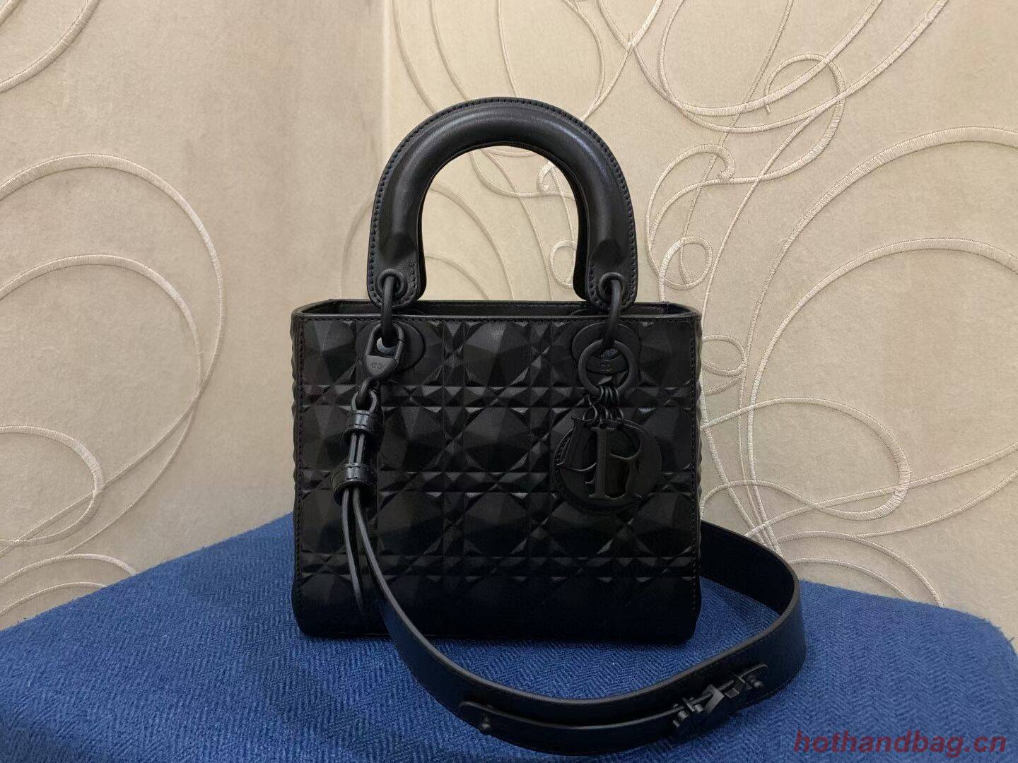 MEDIUM LADY DIOR BAG Cannage Calfskin C2813 black