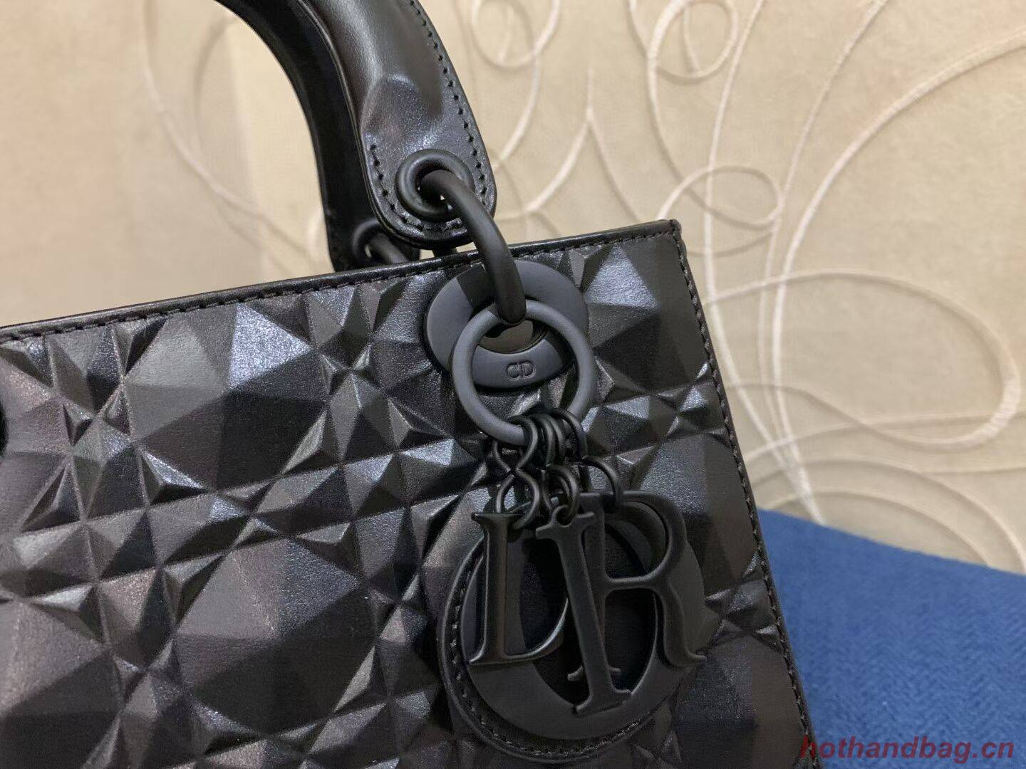 MEDIUM LADY DIOR BAG Cannage Calfskin C2813 black