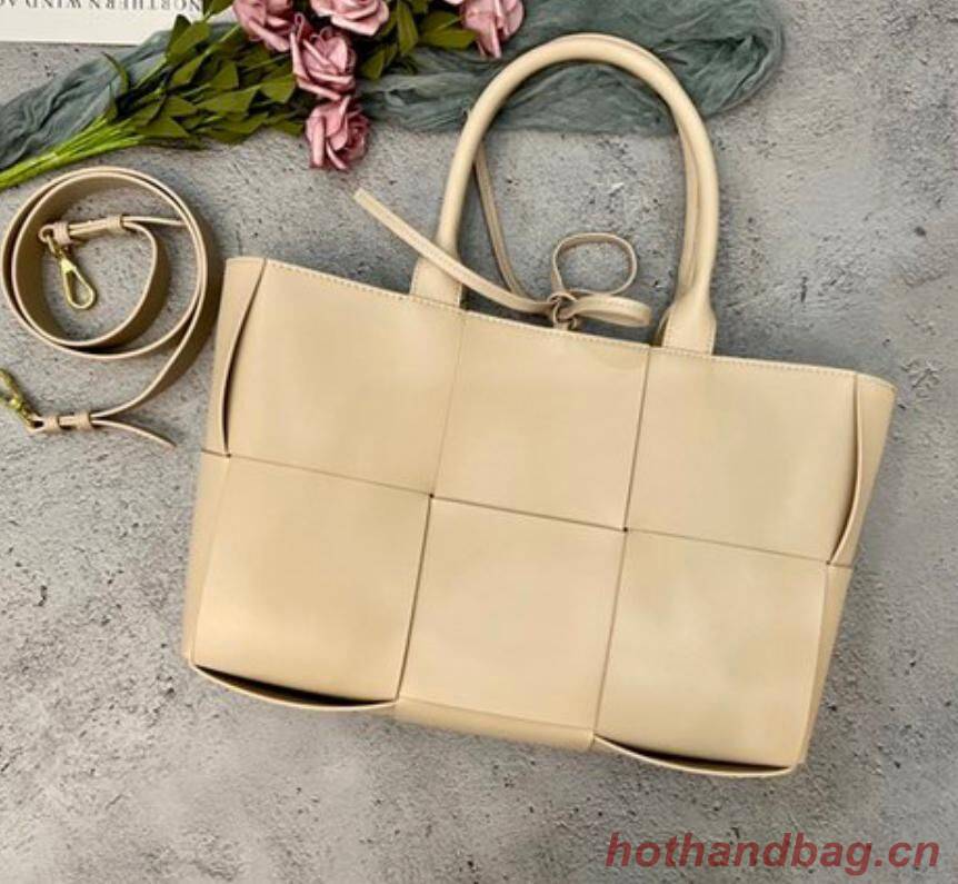 Bottega Veneta ARCO TOTE Small intrecciato grained leather tote bag 652867 apricot