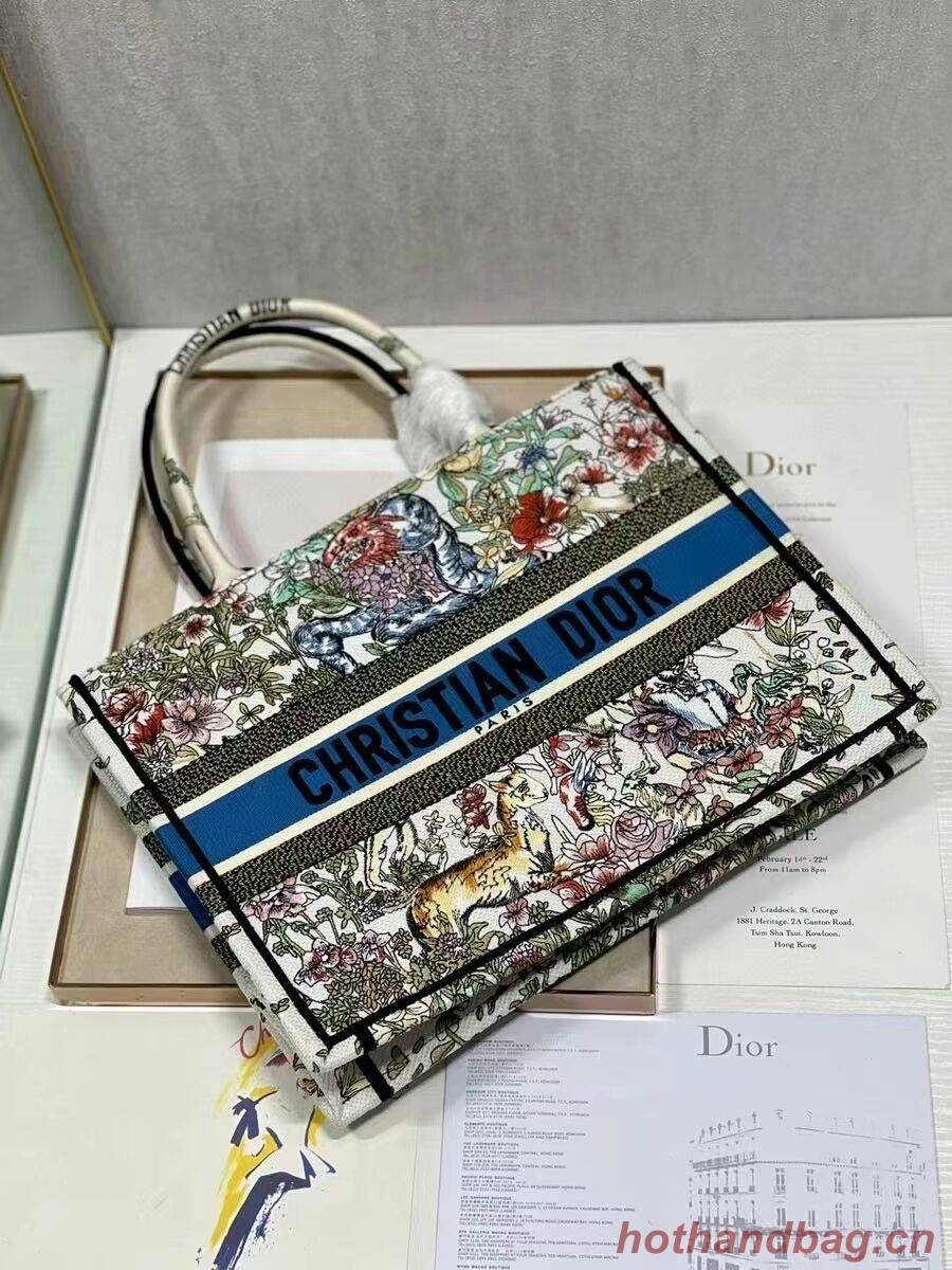 SMALL DIOR BOOK TOTE Embroidery C1287-30 white