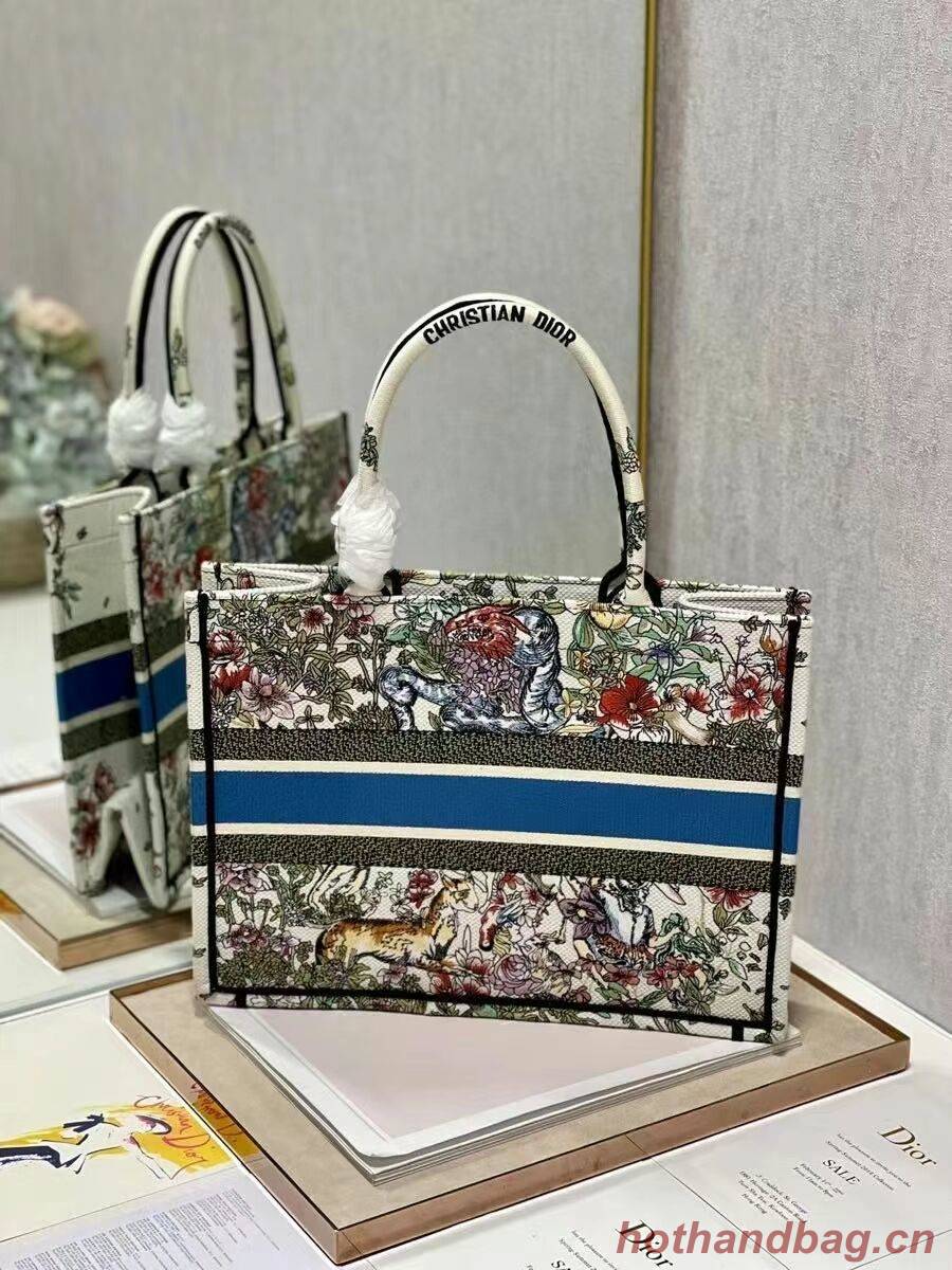 SMALL DIOR BOOK TOTE Embroidery C1287-30 white