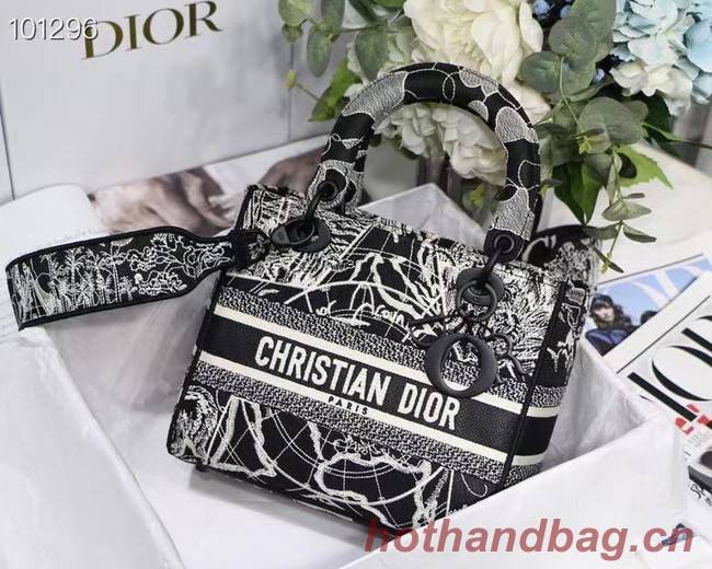 Dior MEDIUM LADY D-LITE BAG Embroidered M0565-14