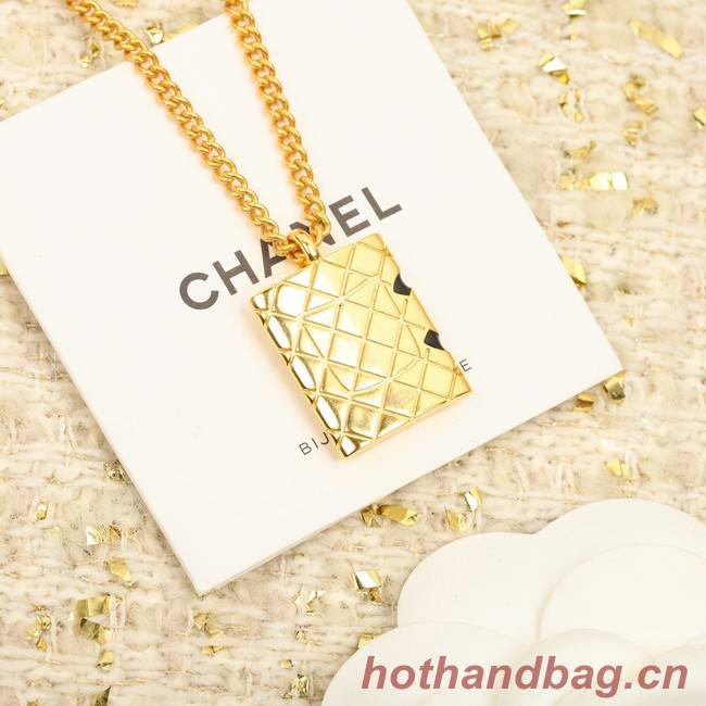 Chanel Necklace CE8400