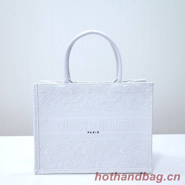 SMALL DIOR BOOK TOTE Embroidery C1287-34 white