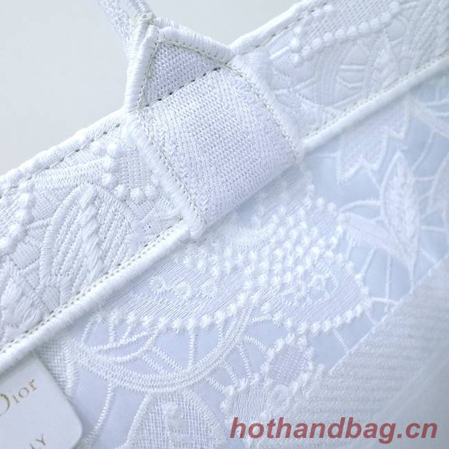 SMALL DIOR BOOK TOTE Embroidery C1287-34 white