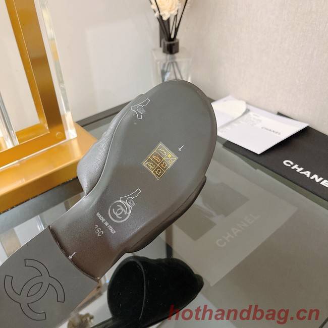 Chanel slipper 61801-3