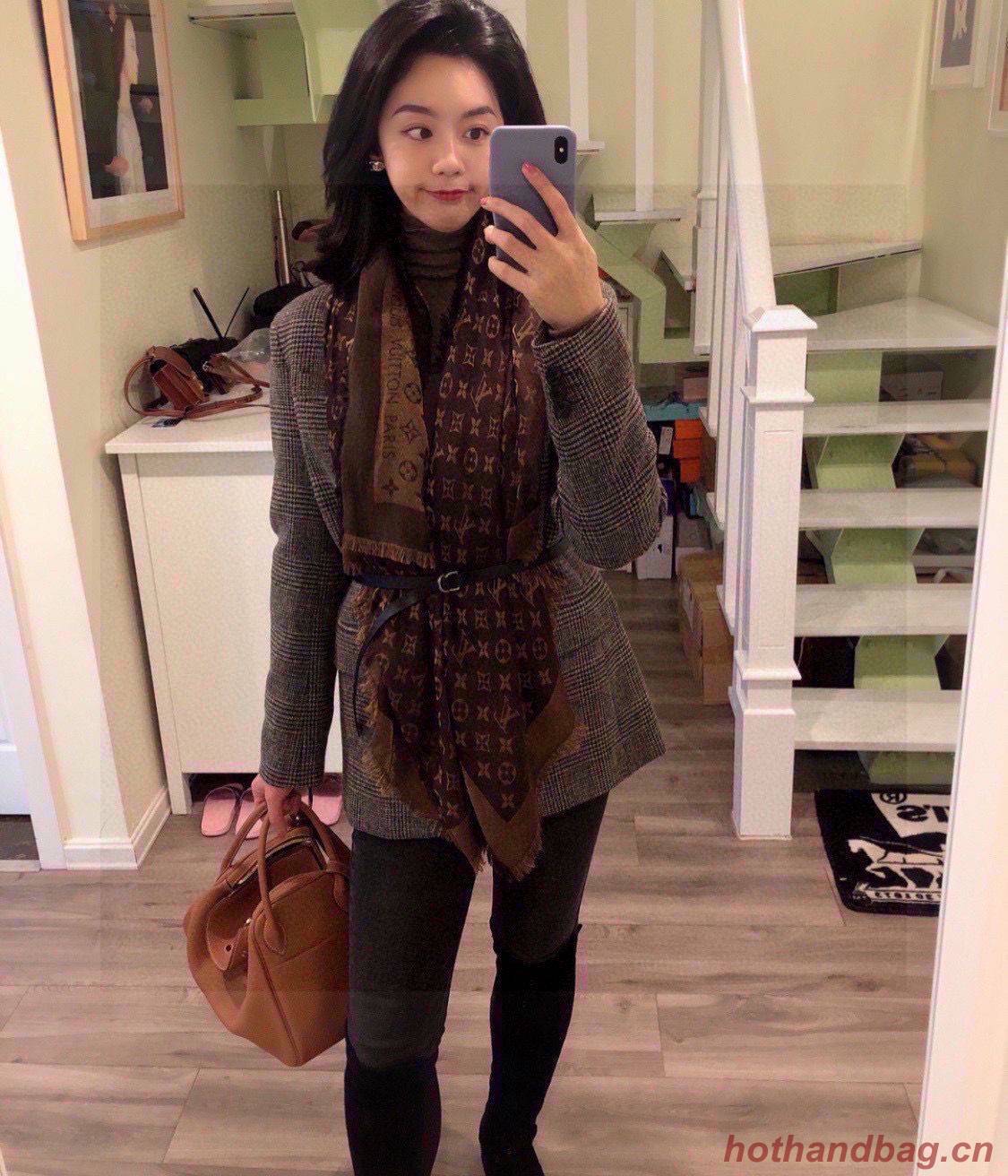 Louis Vuitton Scarf LVS6325