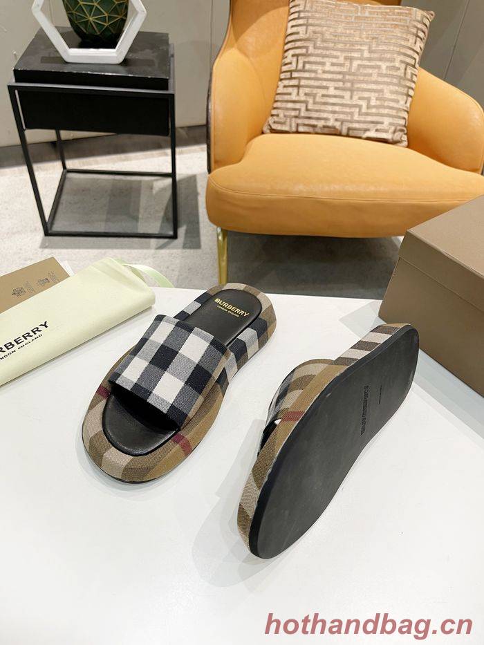 Burberry Shoes BBS00004