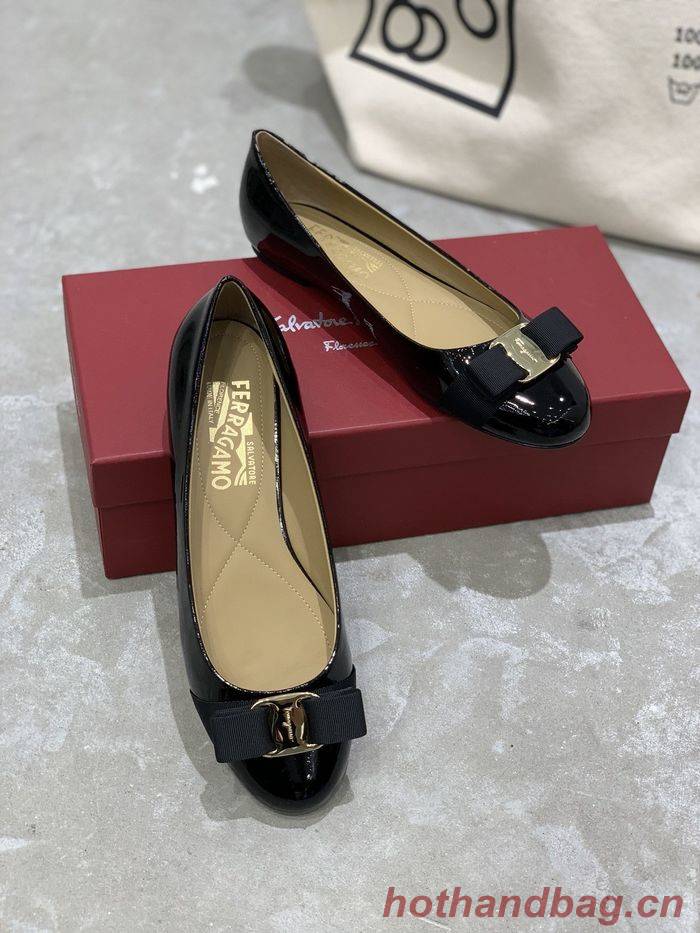 Ferragamo Shoes FMS00031